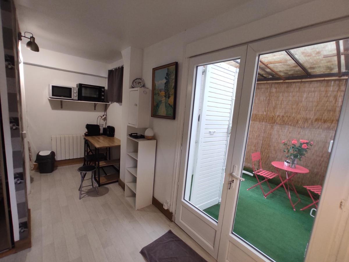 Studio Marjorie Indep. Dans Maison Particuliere เมรินแญค ภายนอก รูปภาพ